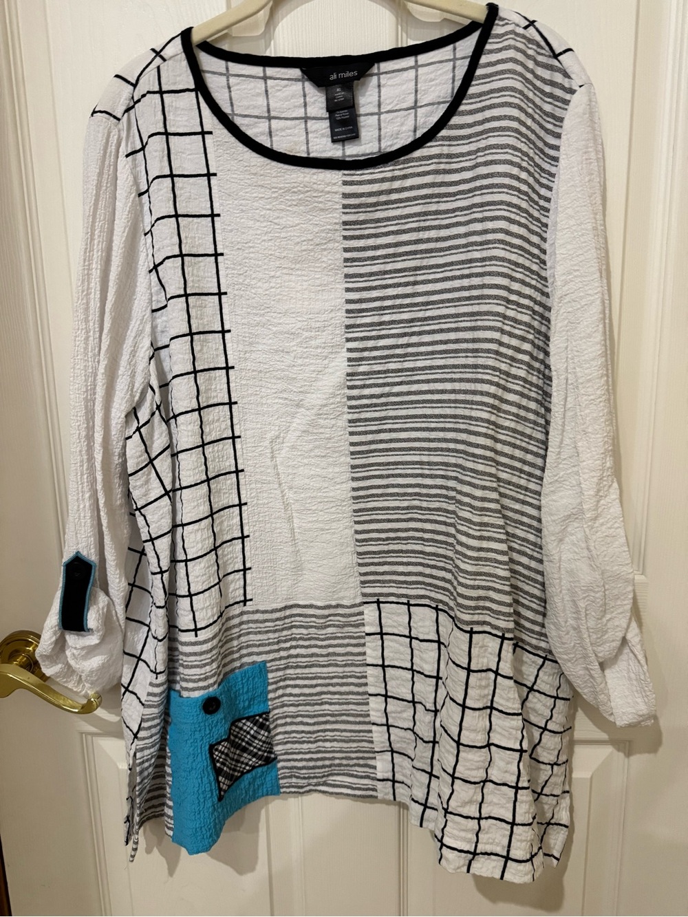 Ali Miles White & Black Mixed-Print Long Sleeve Top with Teal Accent